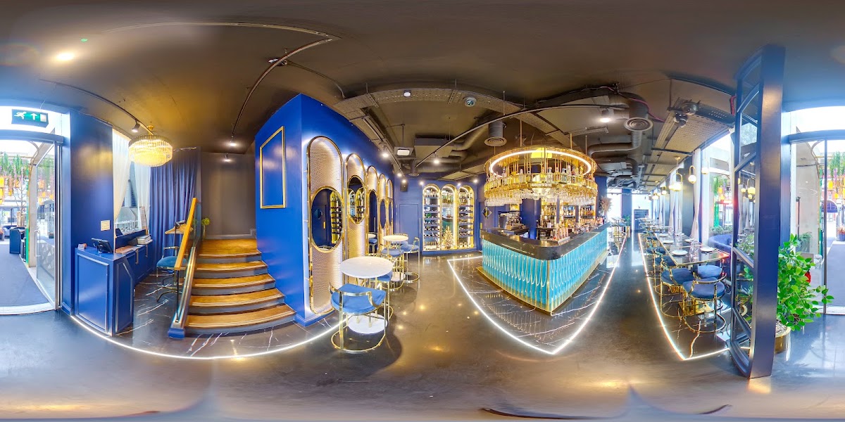 Azura Restaurant & Bar